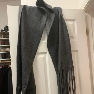 2/$12 Lucky Brand NWOT wide fringed scarf. OS